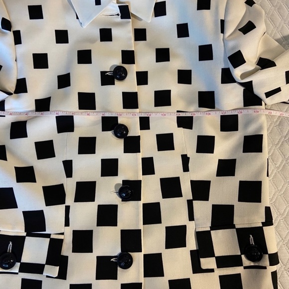 Vintage Versace100% Fine Wool Suit (Jacket & Skirt) Euro Size 44 GUC - Picture 6 of 16